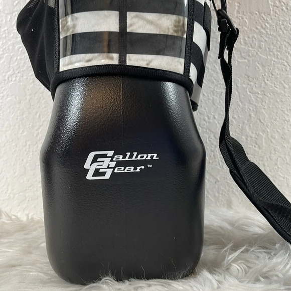 GALLON GEAR Black Large Water Bottle Reusable Water Jug Pockets & Key Holder NEW - Picture 4 of 6